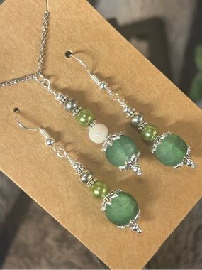 Handcrafted green crackle glass pearl necklace and earring set